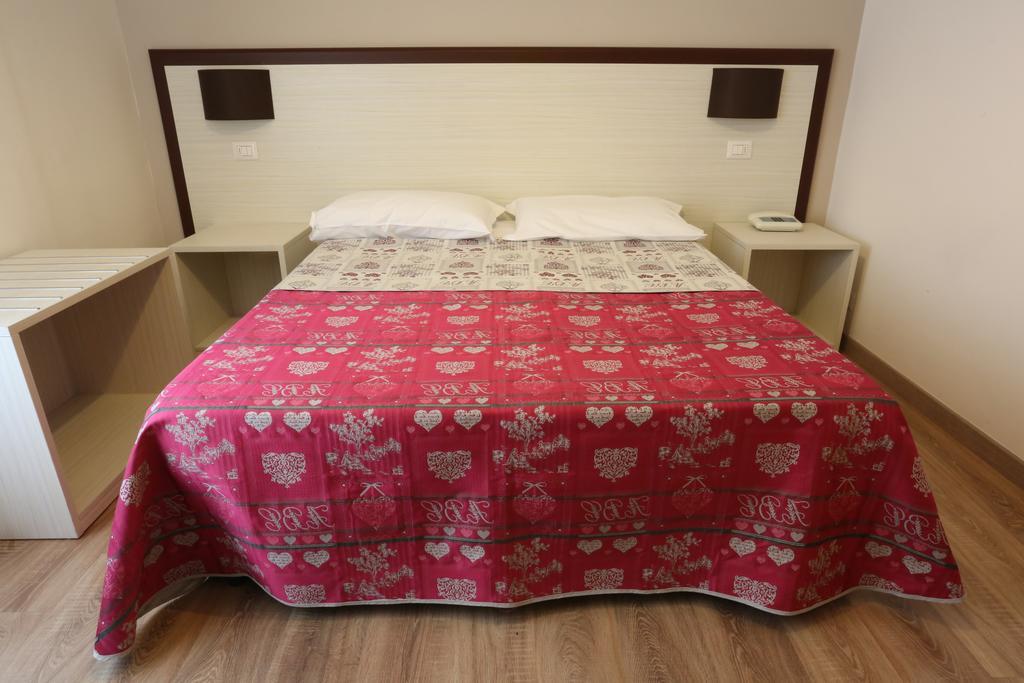 Hotel Europa Foggia Habitación foto